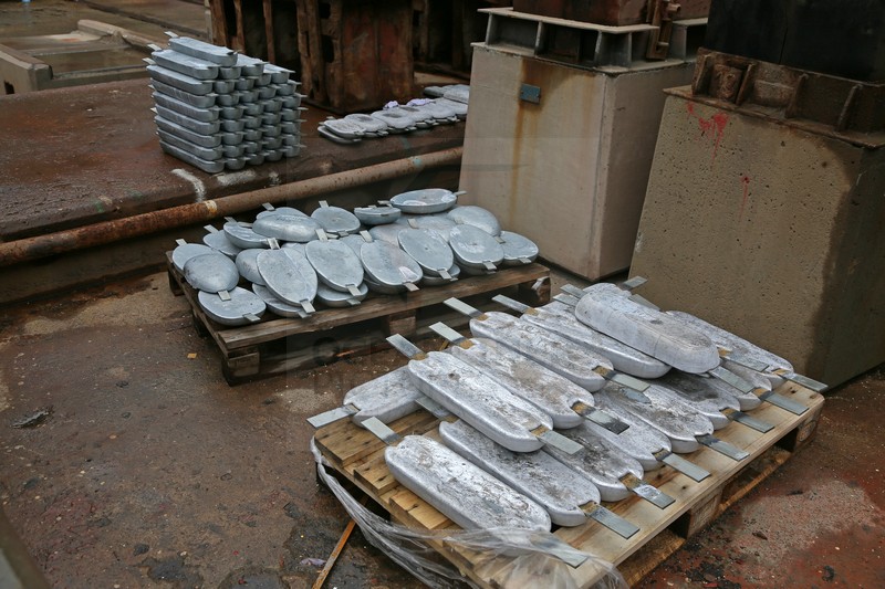 neue Zinkanoden fuer MS Artania 22.10.2014 neue Zinkanoden fuer MS Artania 22.10.2014