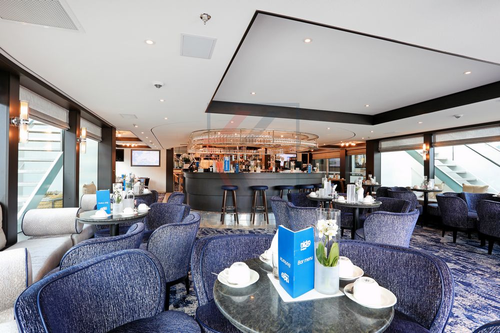 nickoVision Panorama-Lounge mit Vision-Bar