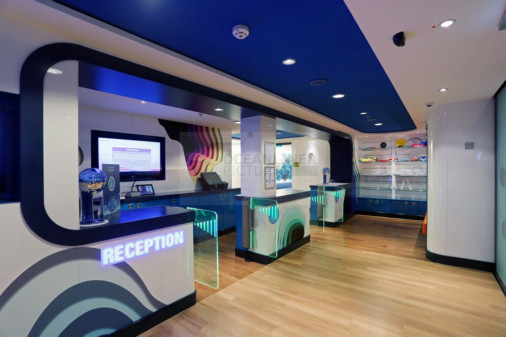 Norwegian Escape Splash Academy Eingang Norwegian Escape Splash Academy Eingang