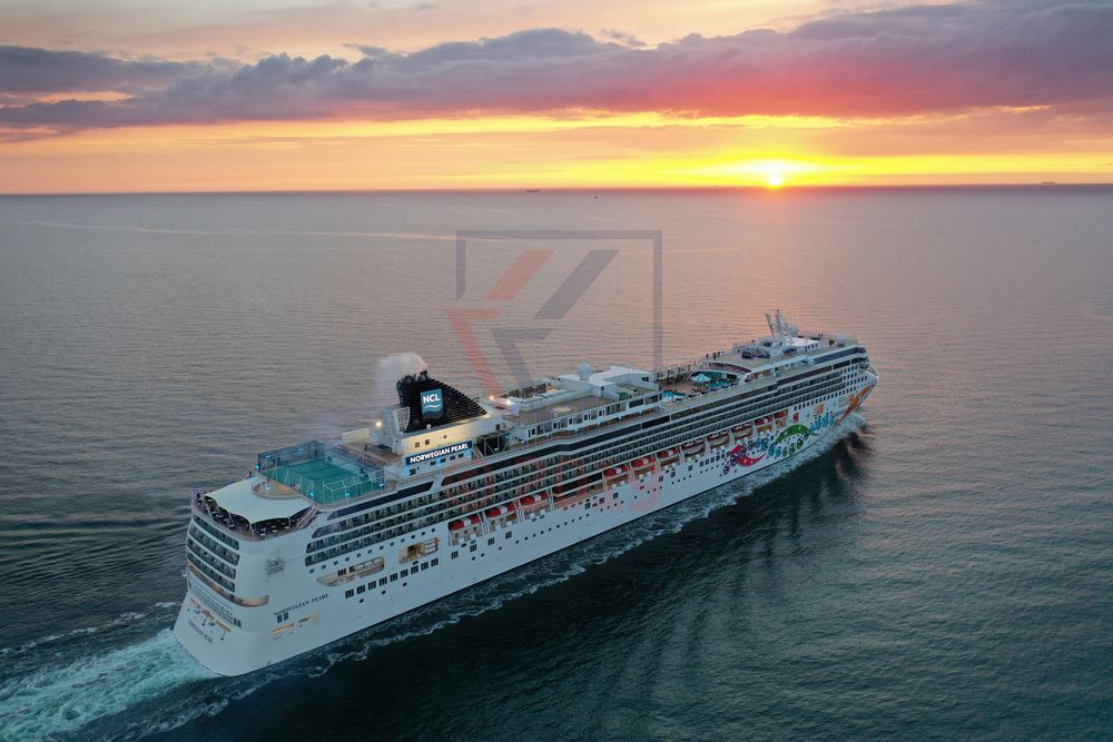 Norwegian Pearl nach ihrem Erstanlauf in Warnemünde Norwegian Pearl nach ihrem Erstanlauf in Warnemünde