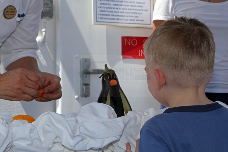 Obst- und Gemueseschnitzen auf der Hamburg am 20.01.2015