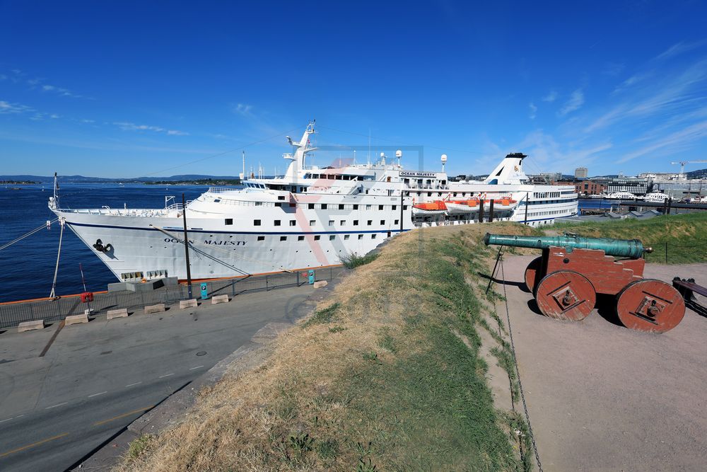 Ocean Majesty am Liegeplatz vor Festung Akershus in Oslo