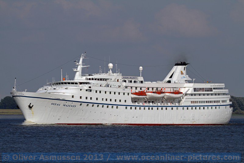 Ocean Majesty auf der Elbe Ocean Majesty auf der Elbe