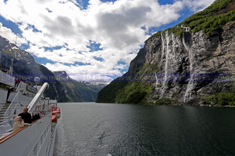 Ocean Majesty und die Sieben Schwestern Wasserfaelle
