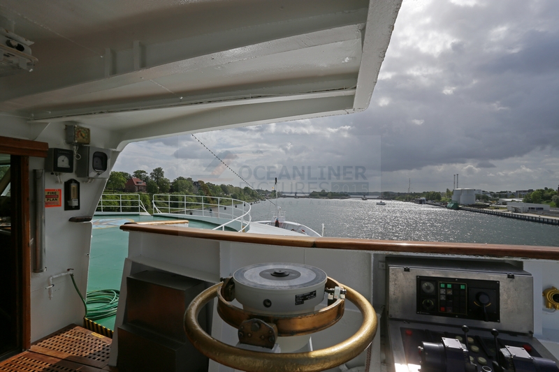 Ocean Majesty vor der Schleuse Kiel Holtenau 03.06.2015