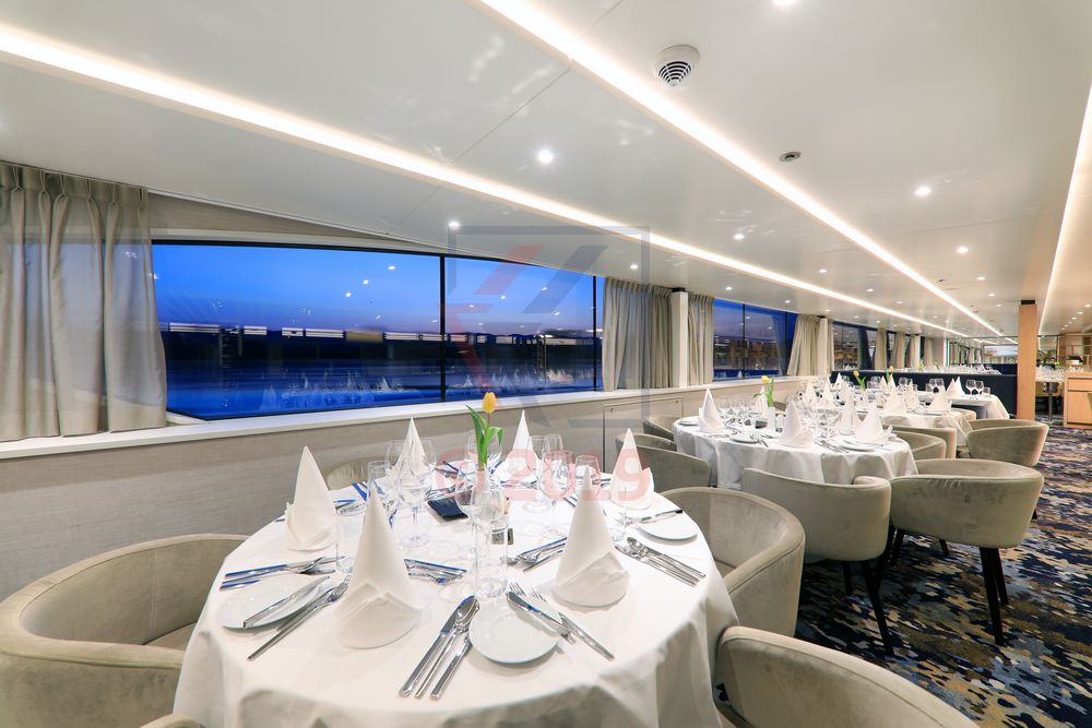 Panorama Restaurant MS Adora