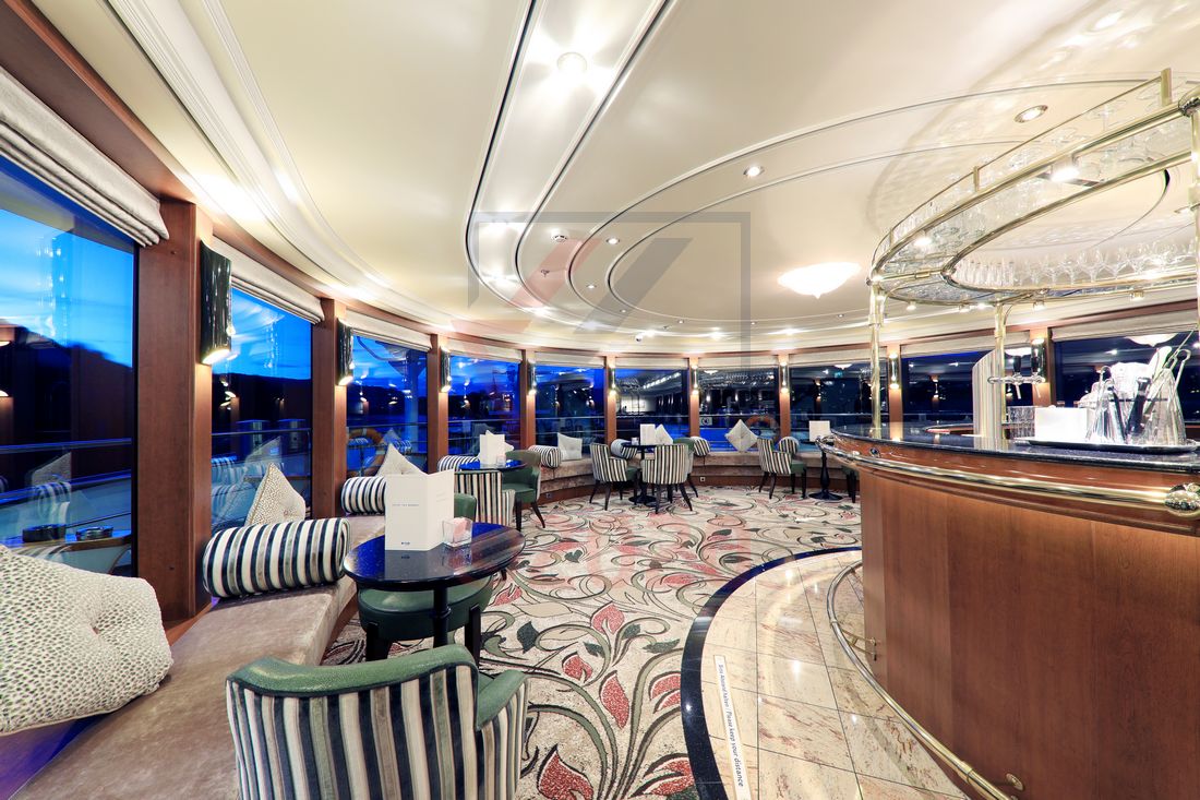 Panoramalounge mit Bar MS Treasures