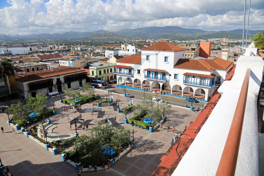 Parque Cespedes Santiago de Cuba mit Casa Diego Velazquez und Rathaus