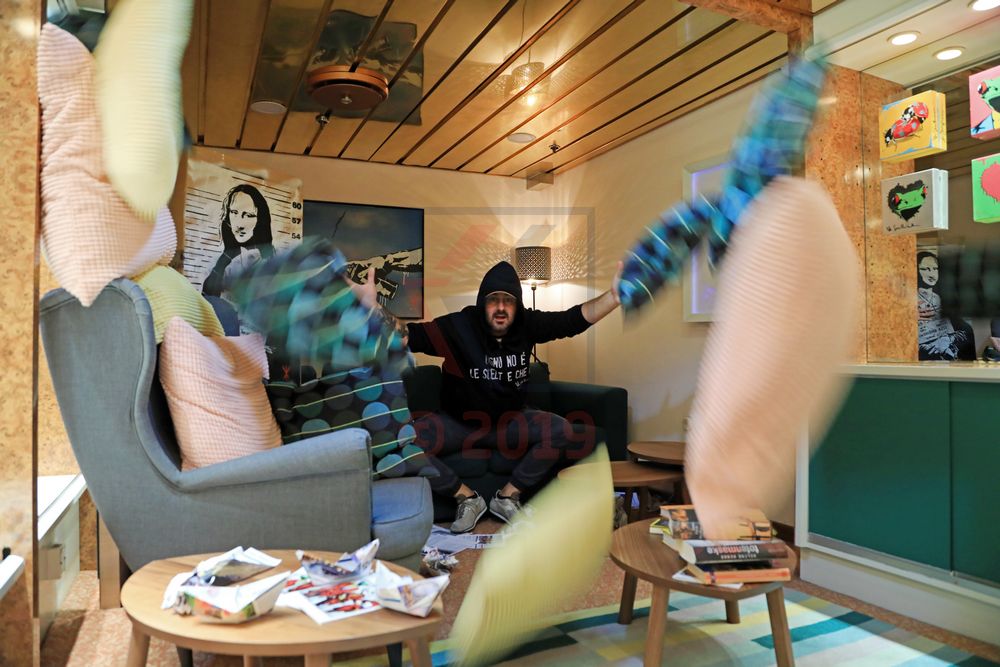 Pierepaolo Perretta (Mr. Savethewall) Ocean Majesty