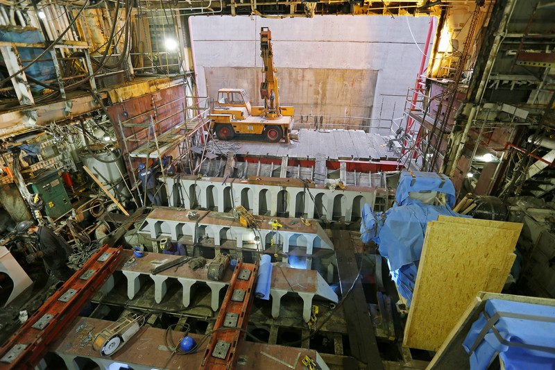 Platz fuer neue Motoren 3 und 4 MS Artania 20.10.2014 Platz fuer neue Motoren 3 und 4 MS Artania 20.10.2014