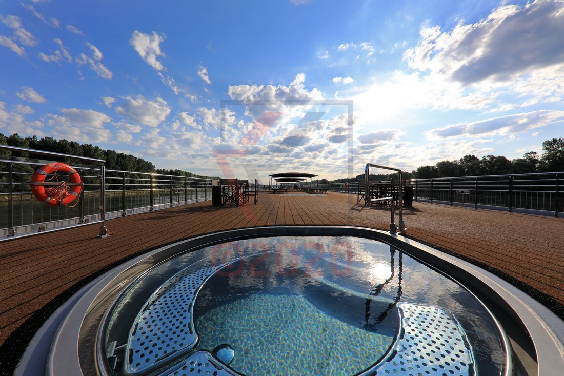 Pool und Sonnendeck MS Andrea