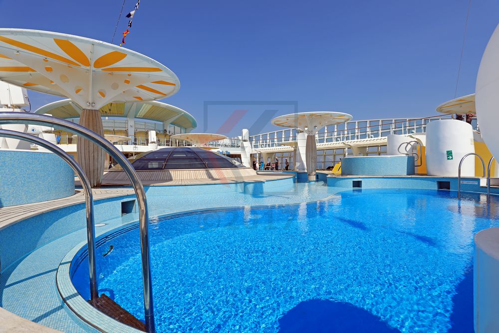 Poolbereich AIDAdiva Deck 12
