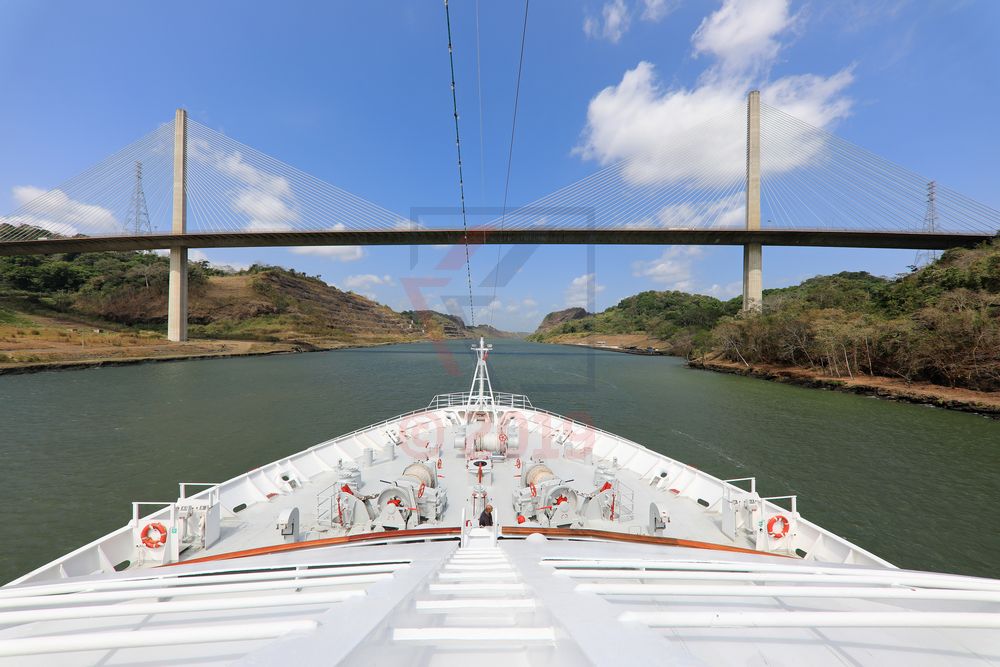 Puente Centenario und Culebra Cut, Panama Canal MS Hamburg