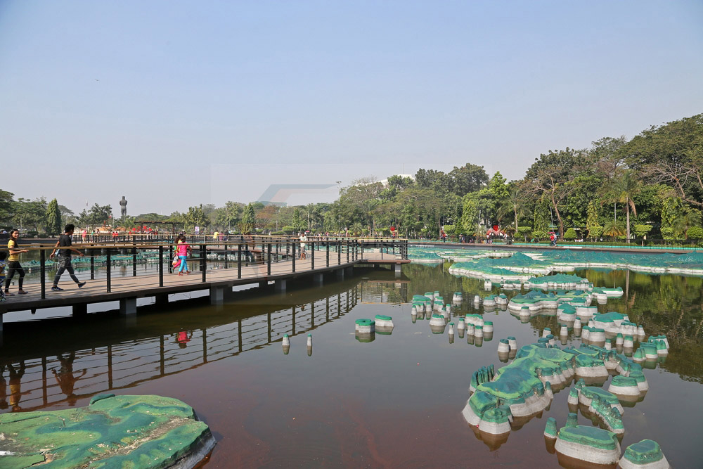 Relief maps of the Philipine Islands im Rizal Park Manila 14.02.2016