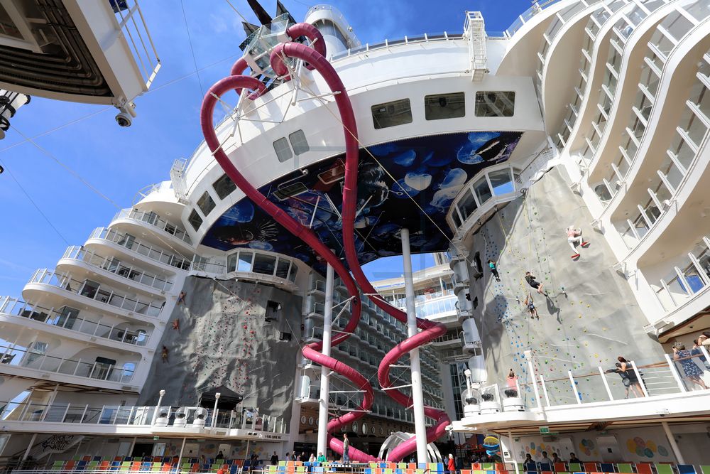 Rock Climbing Wall, Ultimate Abyss und Aqua Theater Blick Symphony of the Seas