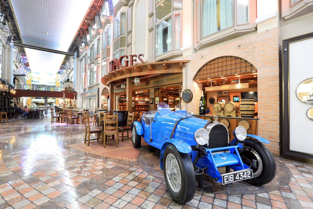 Royal Promenade und Vintages Navigator of the Seas