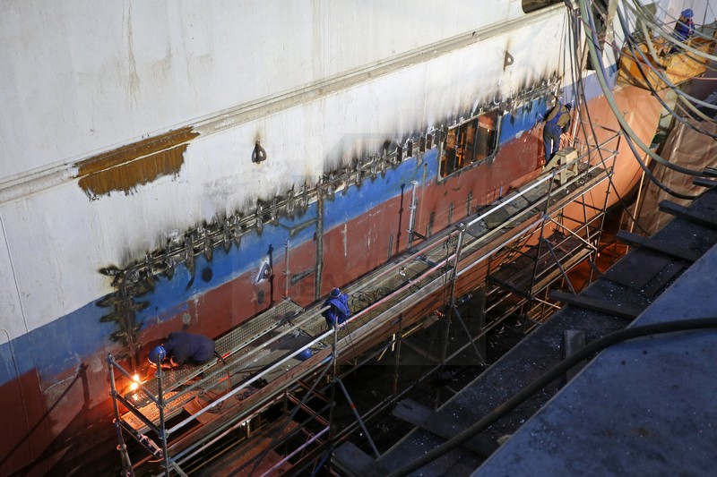 Rumpf Steuerbordseite ehemaliges Loch MS Artania 02.11.2014 Rumpf Steuerbordseite ehemaliges Loch MS Artania 02.11.2014