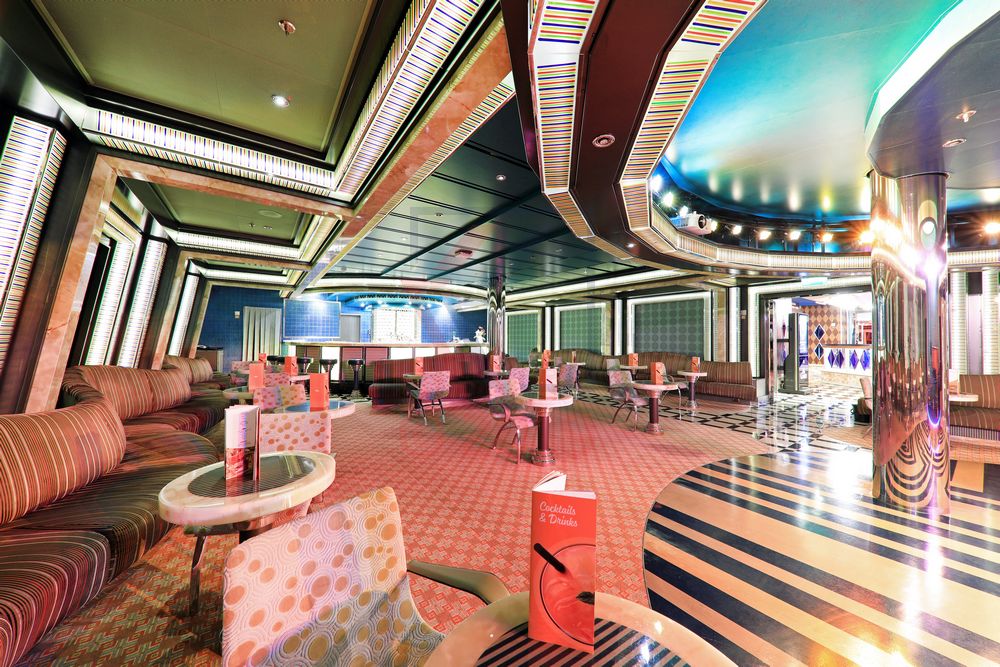 Sala da Ballo Pompadour nachts Costa Favolosa