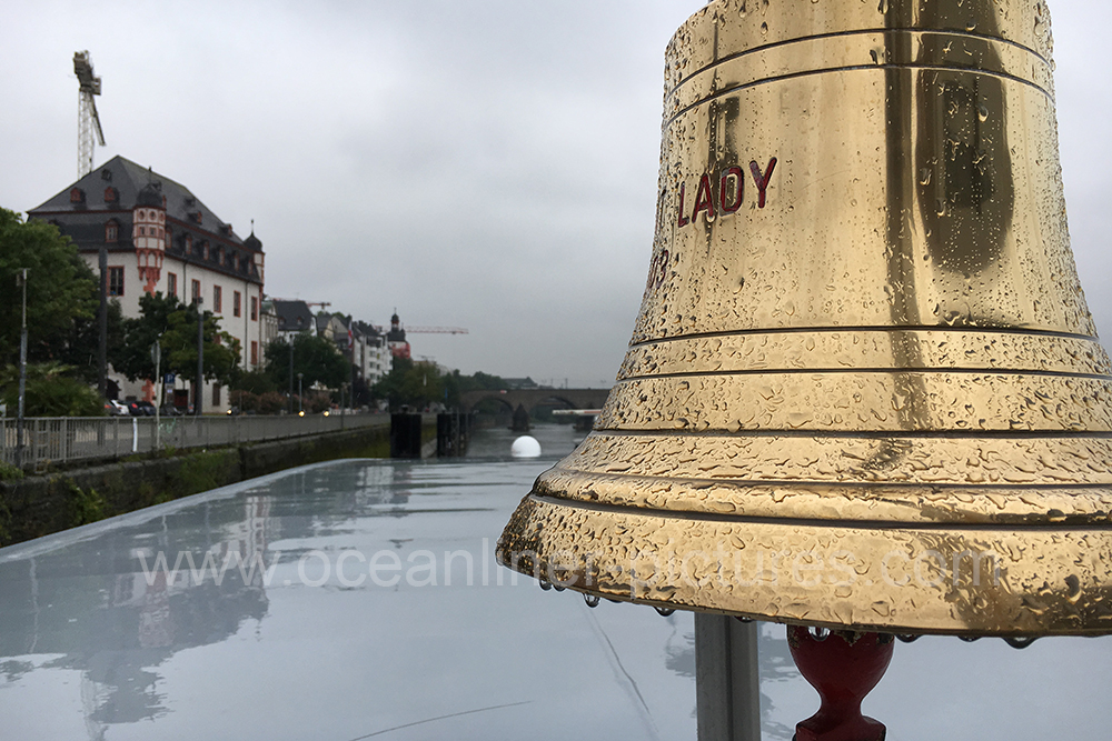 Schiffsglocke Elegant Lady in Koblenz 10.08.2017 Schiffsglocke Elegant Lady in Koblenz 10.08.2017