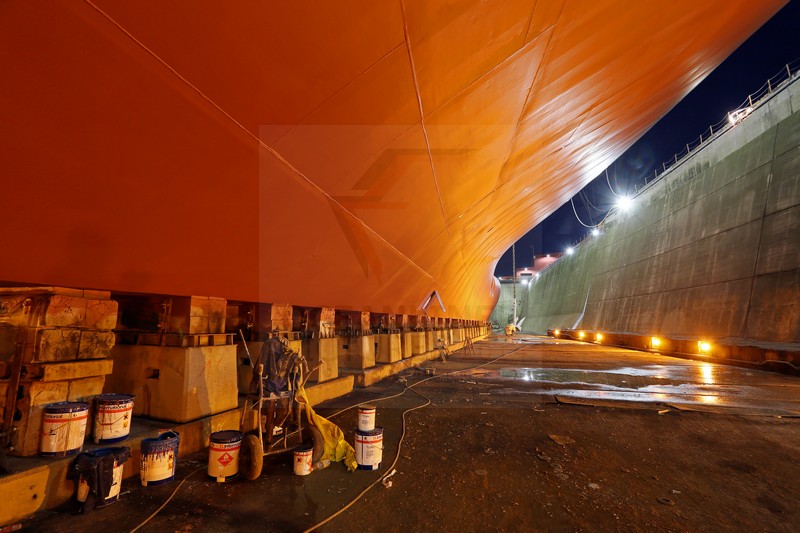 Schiffsrumpf MS Artania bei Dunkelheit 02.11.2014 Schiffsrumpf MS Artania bei Dunkelheit 02.11.2014