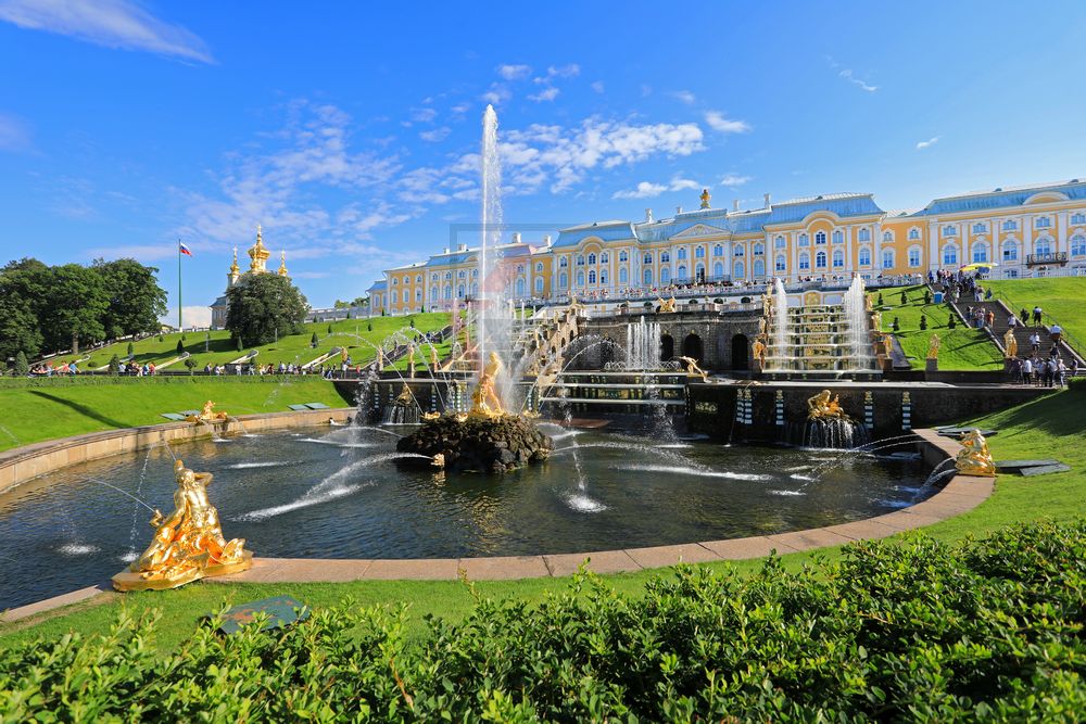 Schloss Peterhof und Samson Brunnen Schloss Peterhof und Samson Brunnen