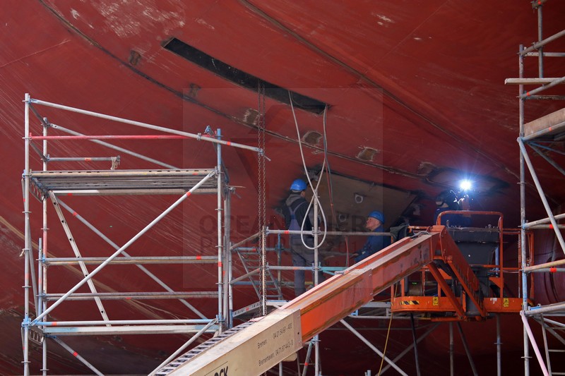 Schweissarbeiten Schiffsrumpf MS Artania 23.10.2014 Schweissarbeiten Schiffsrumpf MS Artania 23.10.2014