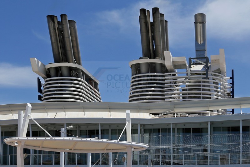 Scrubber neu Schornstein Allure of the Seas