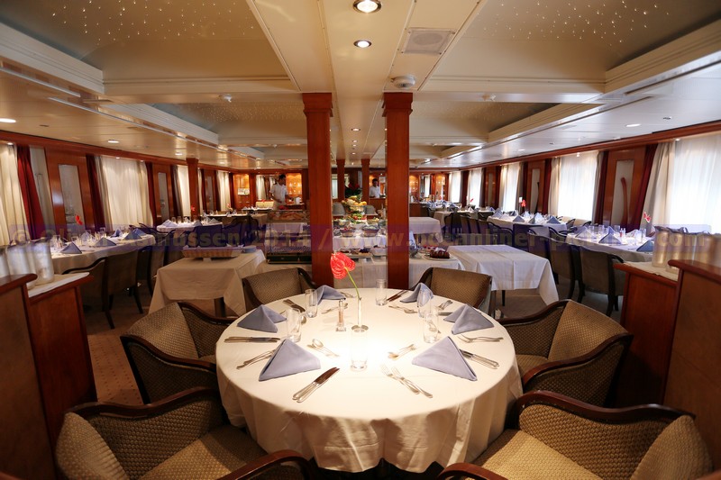 SeaDream I dining salon