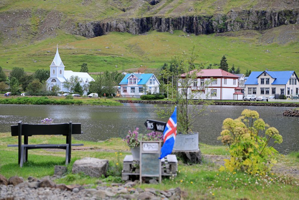 Seydisfjördur und Blaue Kirche, Island