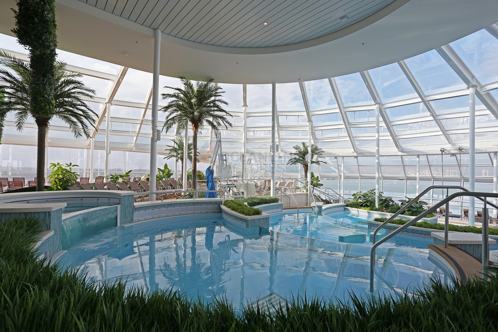 Solarium Anthem of the Seas Pools