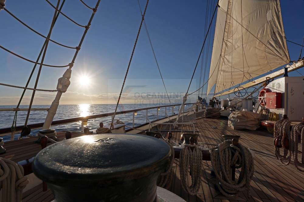Sonnenaufgang an Bord der Star  Flyer vor Korsika