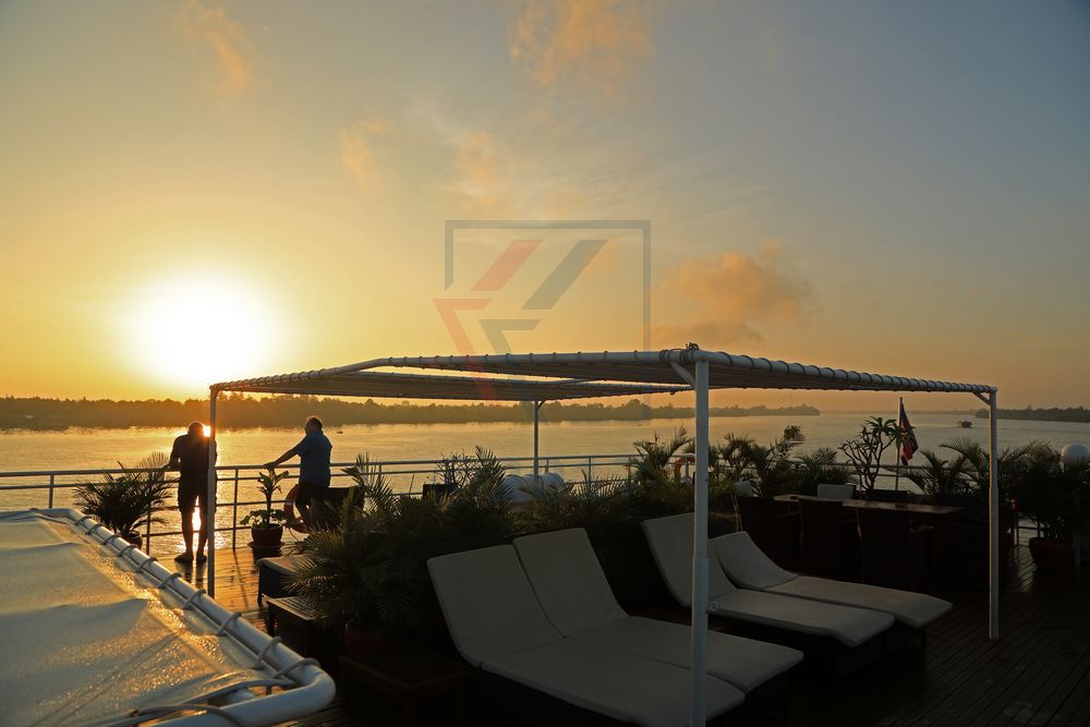 Sonnenaufgang auf dem Mekong bei Cai Be an Bord MV Lan Diep