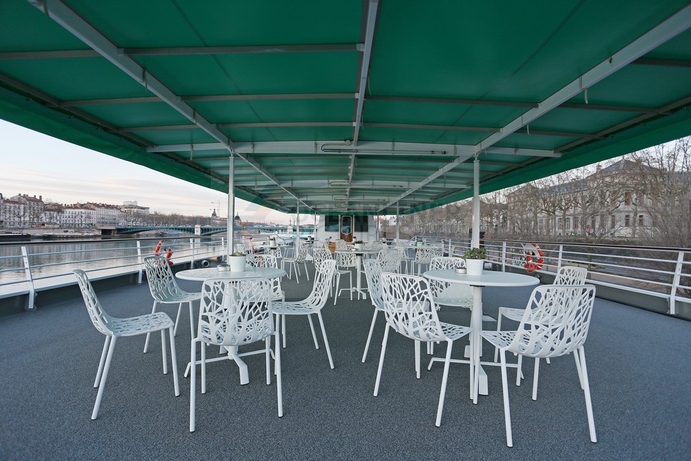 Sonnendeck der MS Camargue