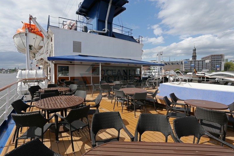 Sonnendeck mit Whirlpool Sea Spirit Sonnendeck mit Whirlpool Sea Spirit