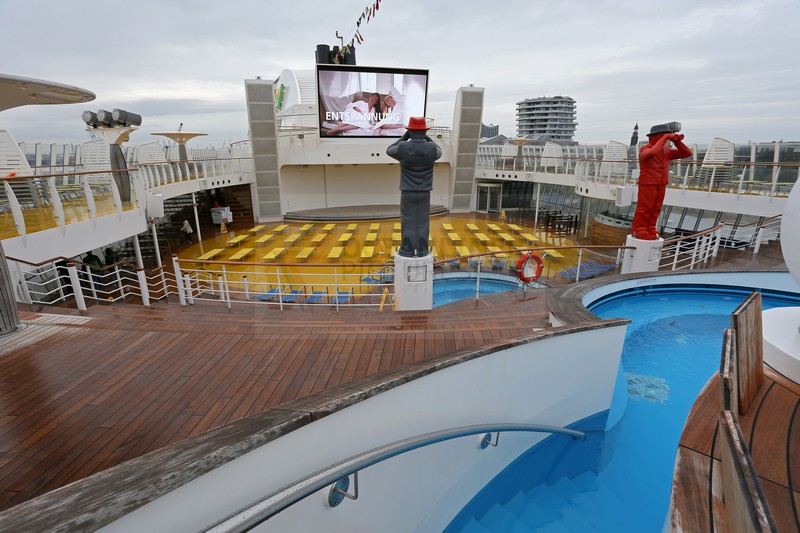 Sonnendeck und Pool AIDAsol Sonnendeck und Pool AIDAsol