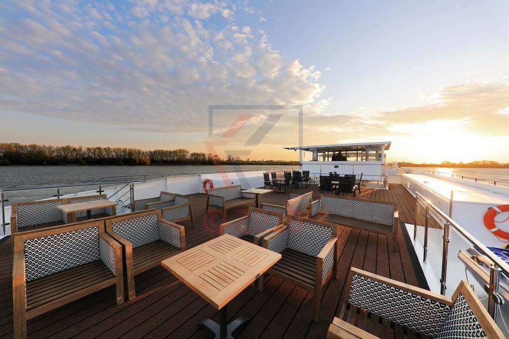 Sonnendeck Vorschiff MS Adora