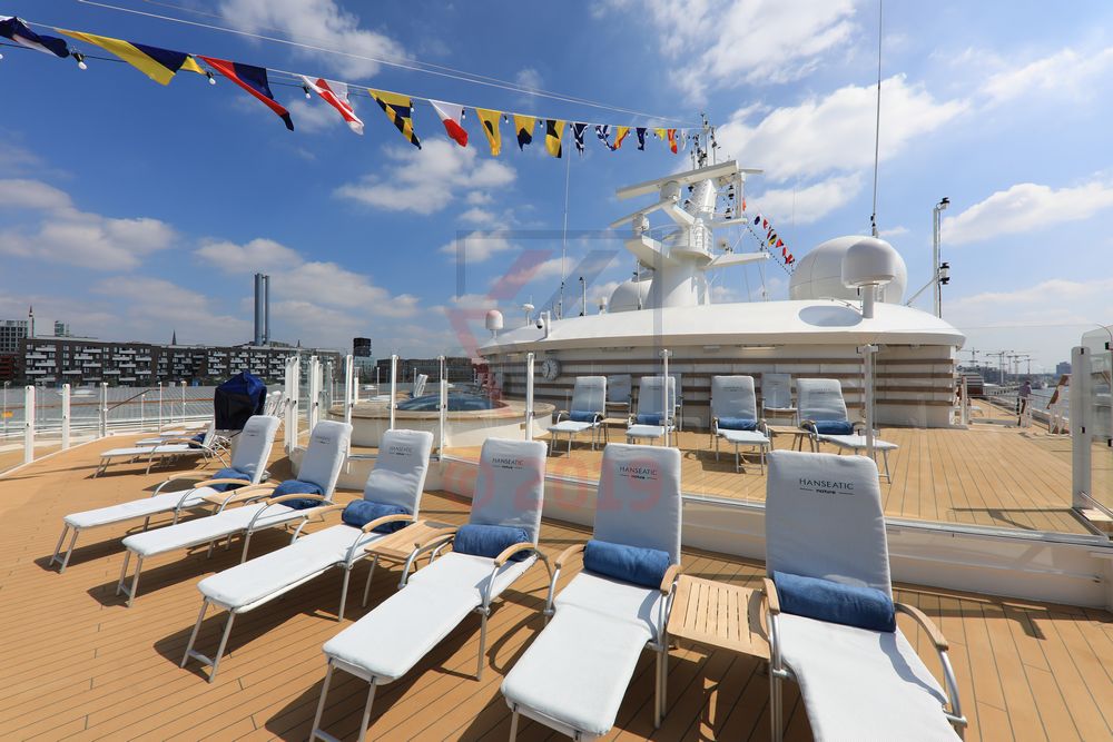 Sonnendeckbereich Deck 09 Bug Hanseatic nature