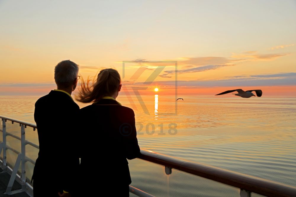 Sonnenuntergang an Bord der MS Hamburg in der Ostsee