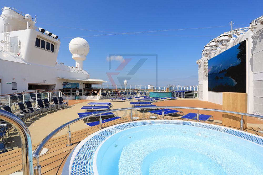 Spice H2O sundeck Norwegian Breakaway