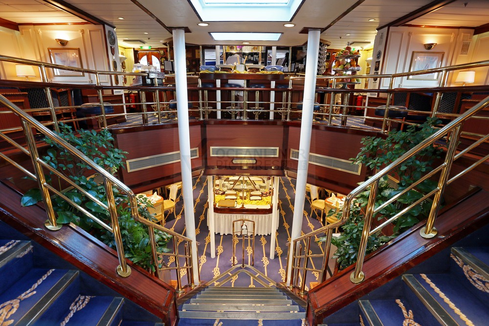 Star Flyer Piano Bar und Dining Room Star Flyer Piano Bar und Dining Room