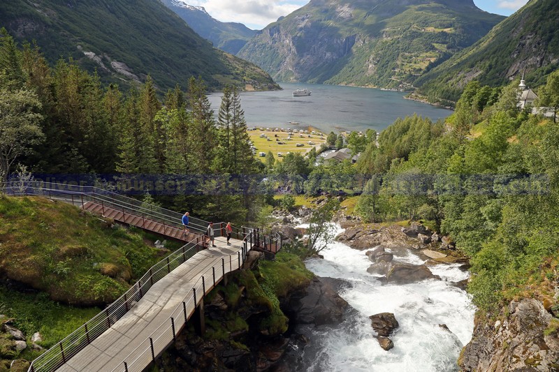 Storfoss Wasserfall und Geirangerfjord mit Ocean Majesty