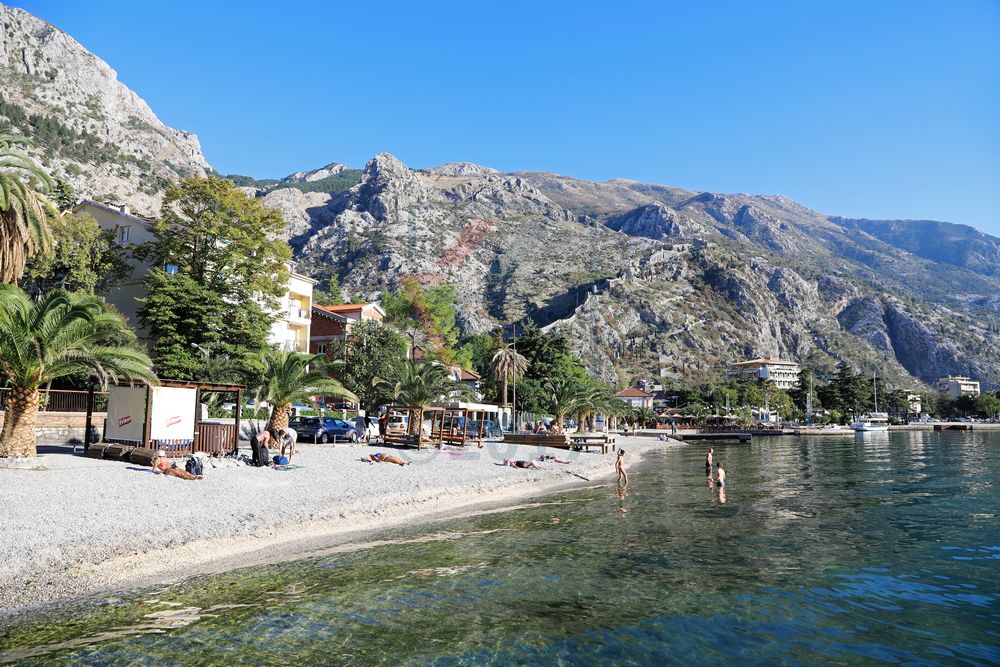 Strand in Kotor, Montenegro Strand in Kotor, Montenegro