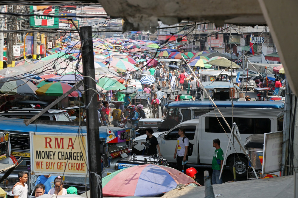 Straßenkreuzung Blumentritt Road und Rizal Avenue in Manila 14.02.2016