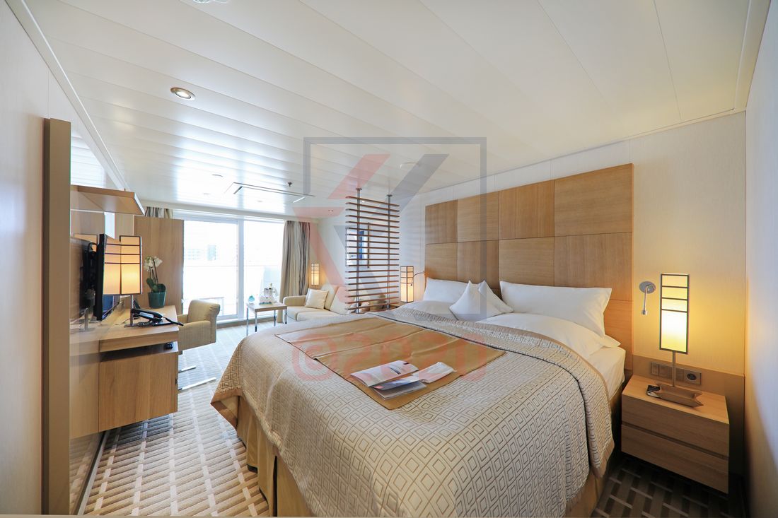Suite 729 MS Europa 2