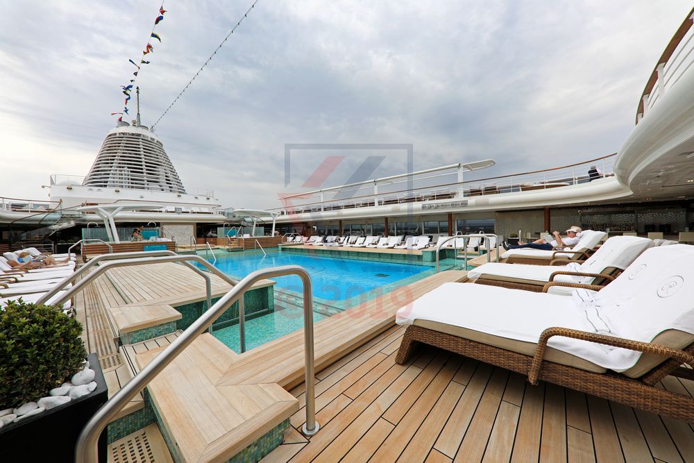 Sun Decks und Swimming Pool Seven Seas Explorer