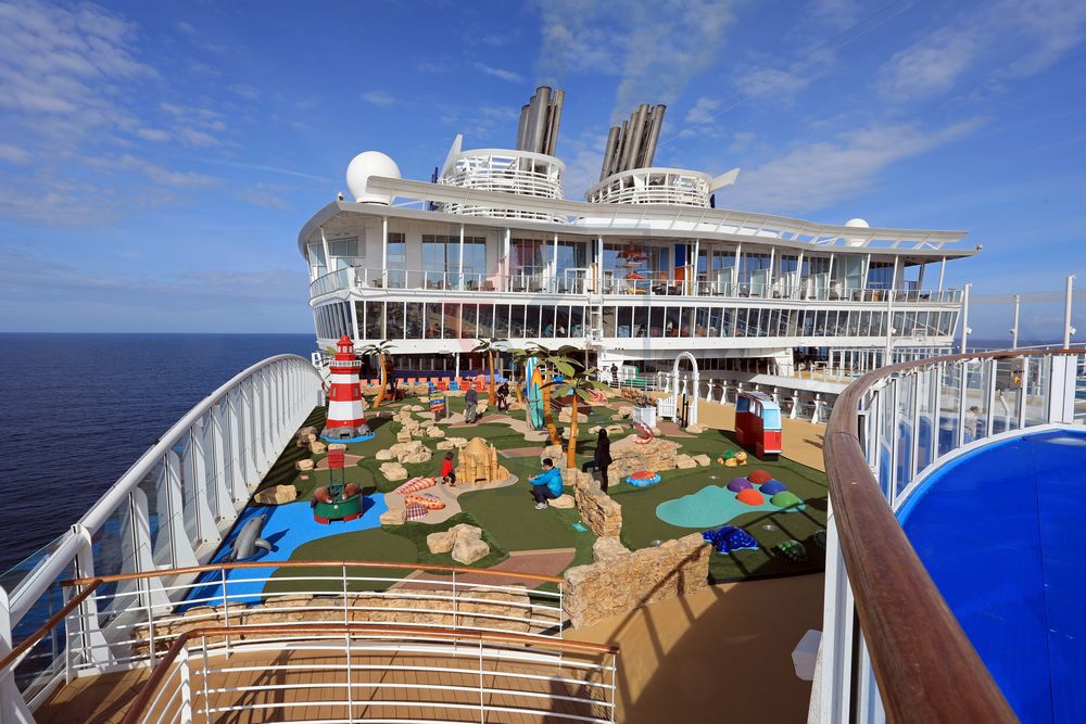 Symphony of the Seas Mini Golf
