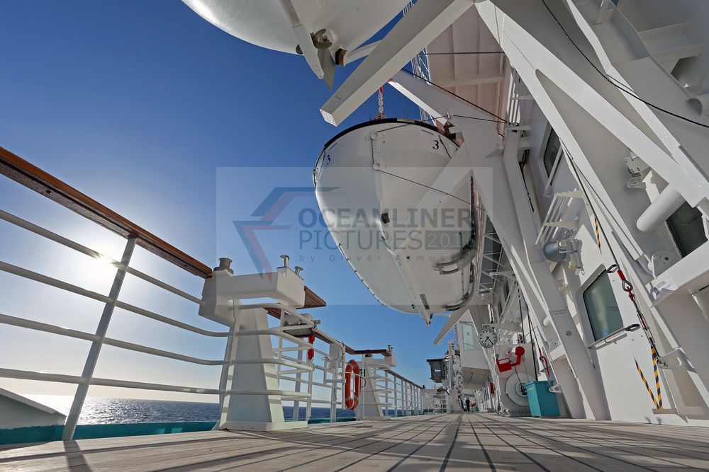 Teak-Promenade MS Artania Teak-Promenade MS Artania