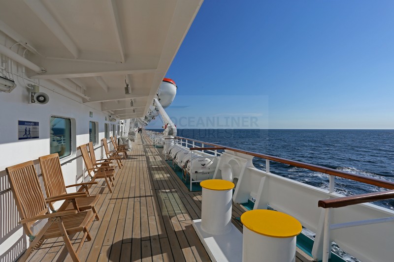 Teakholz Rundum-Promenade MS Artania