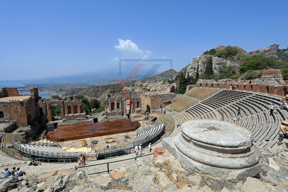 Teatro Antico di Taormina mit Blick auf Ätna