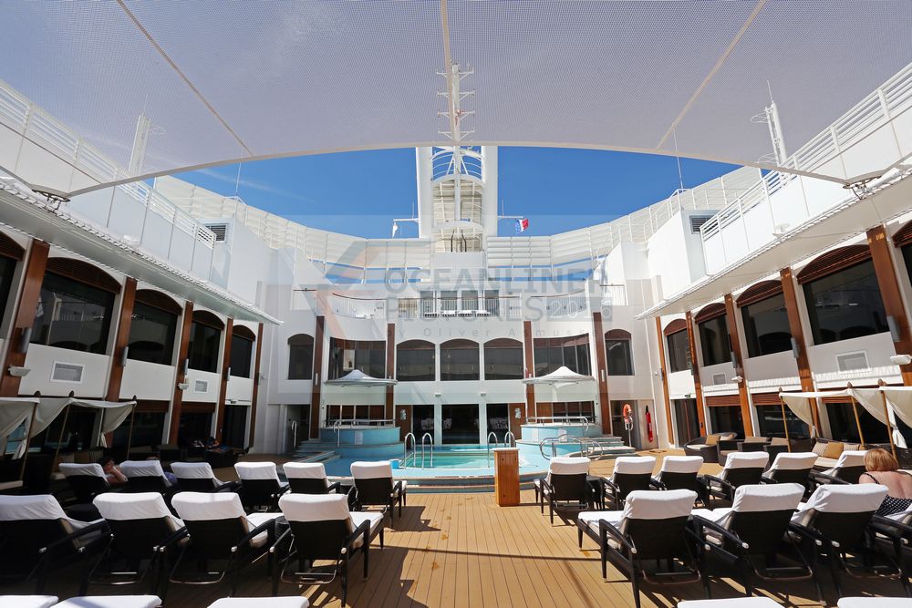 The Haven Courtyard Pool Norwegian Epic